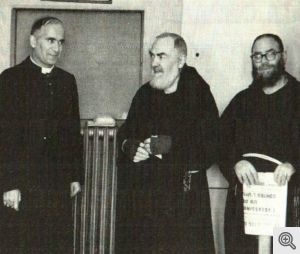 Padre Rosario da Aliminusa - A destra
